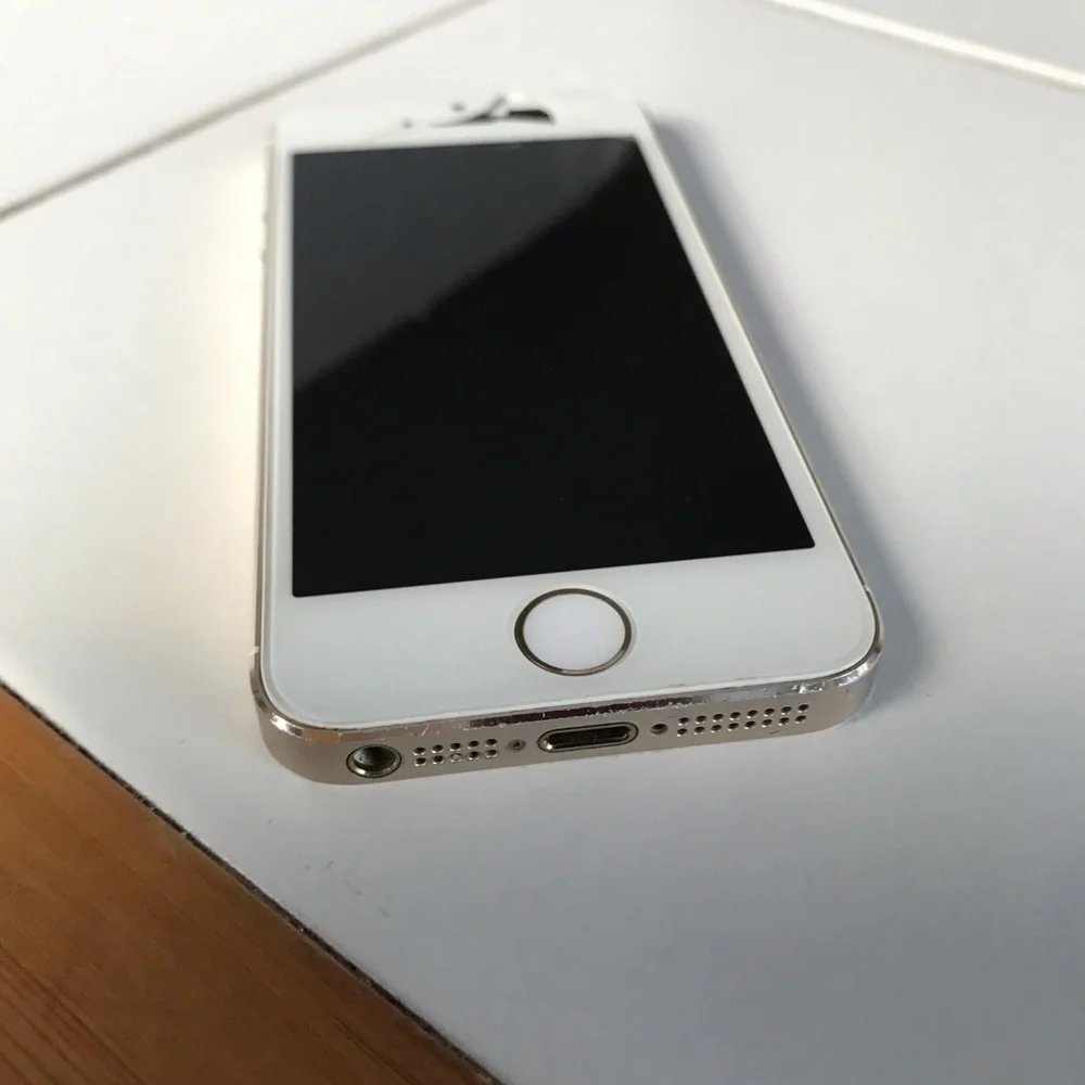 Apple iPhone 5S CDMA — For Parts / Does Not Work
